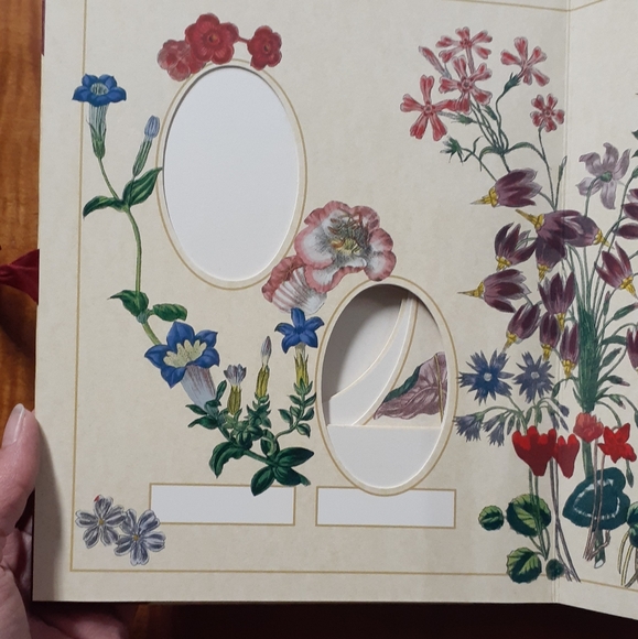 Floral Elegance Photo Album Set 9x7 inches - Picture 3 of 7